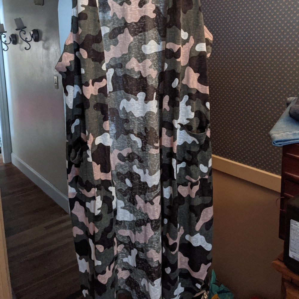 Camo Print sleeveless duster